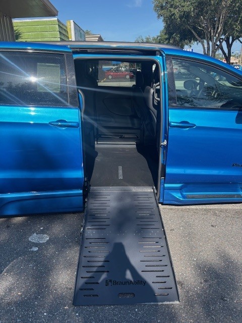 2026 Chrysler Pacifica Select Sport XT, photo 5 of 6